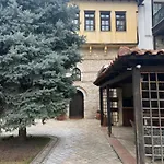 αρχοντικό λίθος * Kastoria
